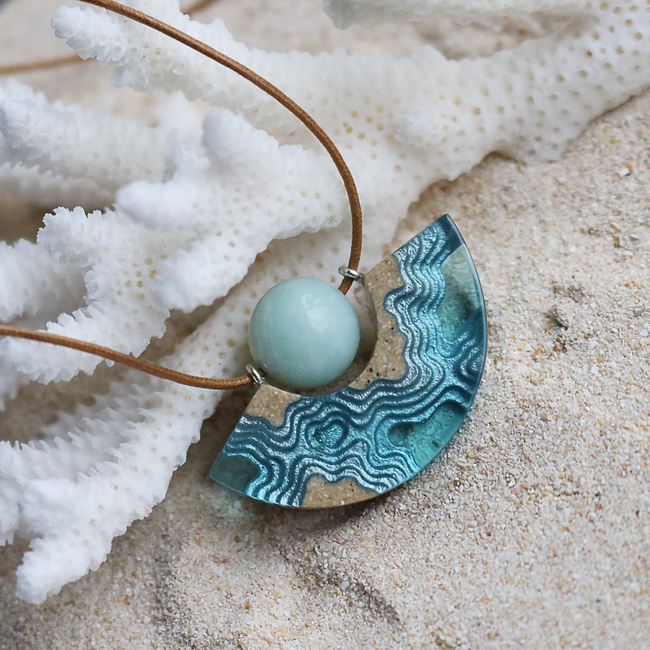 Reef curve beach sand and resin necklace with amazonite